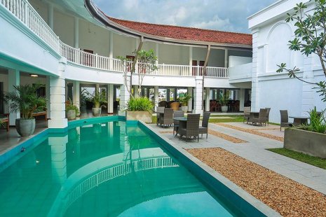 Hibiscus Beach Hotel