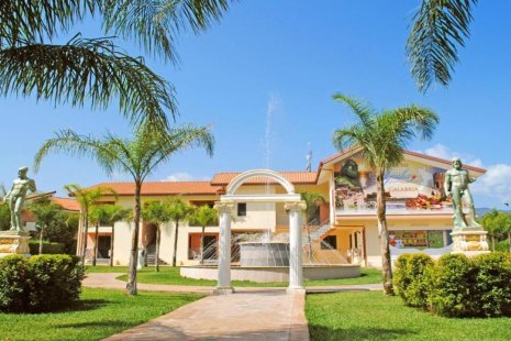 CLUB ESSE AQUILIA