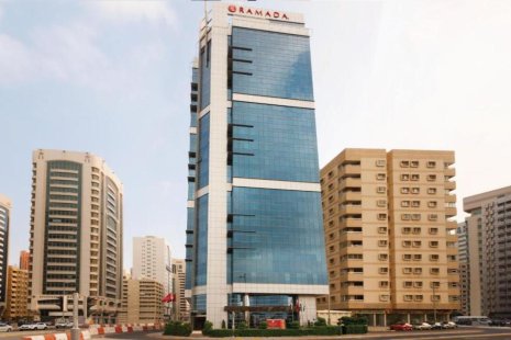Ramada Abu Dhabi Corniche или подобен