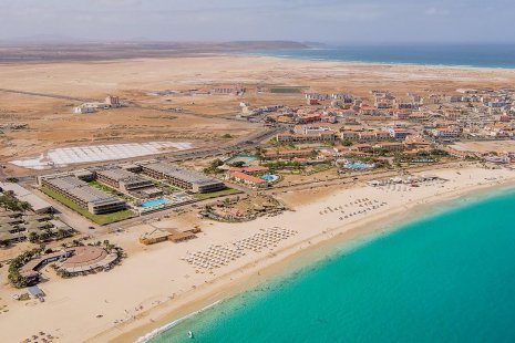 Oasis Salinas Sea