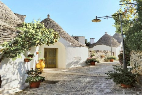 Перлите на Пулия и Кампания -  полет от Варна до Бари